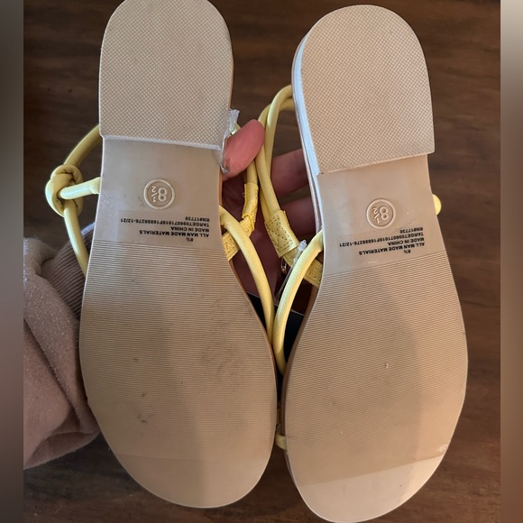 BNWT Universal Thread Yellow Sandals - Picture 2 of 2